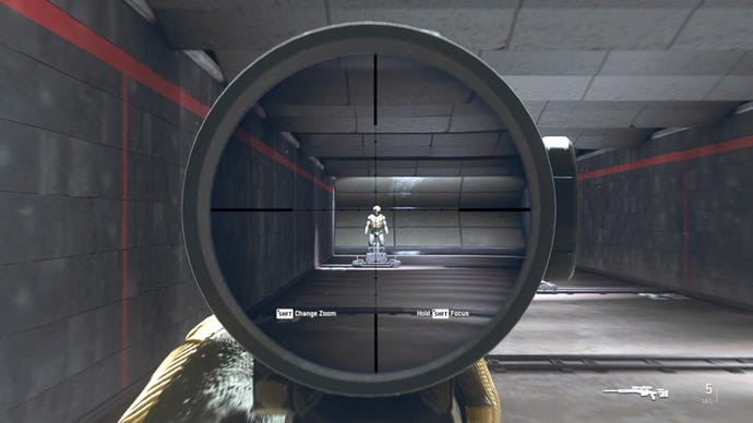 The player in Warzone 2.0 aims at a training dummy with the SP-X 80 default scope.